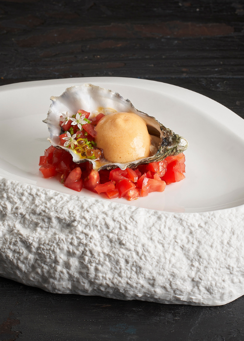 Oester met tomaat espuma