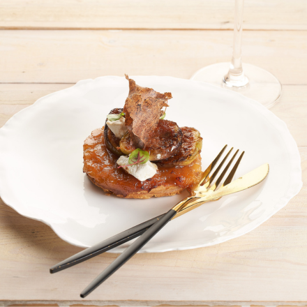 Tarte Tatin met geitenkaas en gebakken vijgen