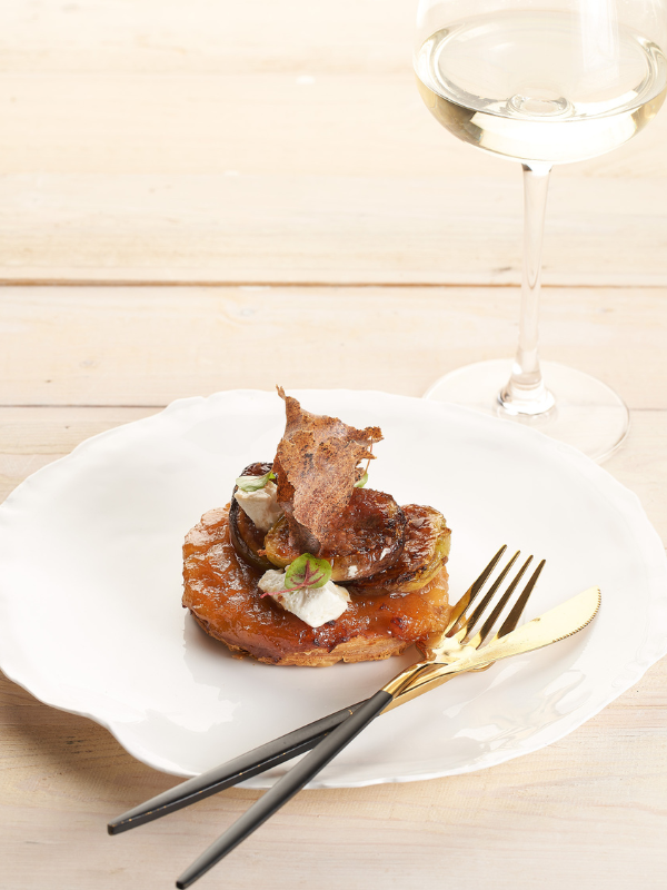 Tarte Tatin met geitenkaas en gebakken vijgen