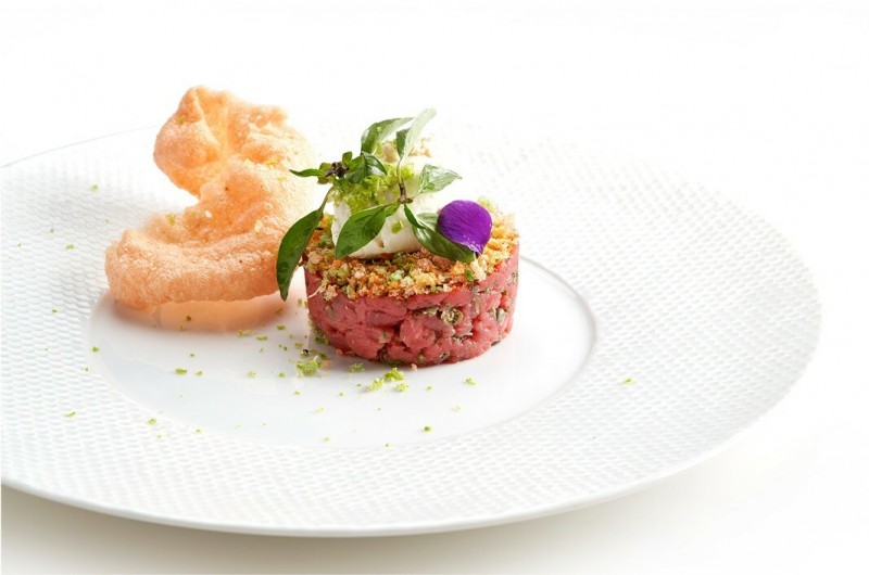 Tartaar van Belgisch witblauw met Kroepoek Gerookte Paprika